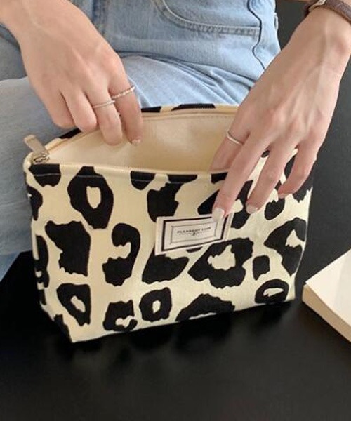 セール】【float】ヒョウ柄 マルチ ミディアムポーチ（ポーチ）｜TONE