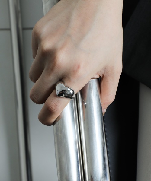 whim(ウィム)の「Simple big heart ring(リング・レディース・ゴールド/シルバー・FREE)」の9枚目の写真