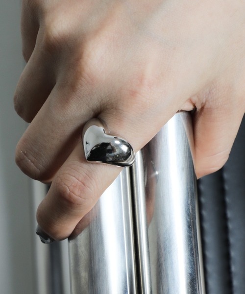 whim(ウィム)の「Simple big heart ring(リング・レディース・ゴールド/シルバー・FREE)」の10枚目の写真