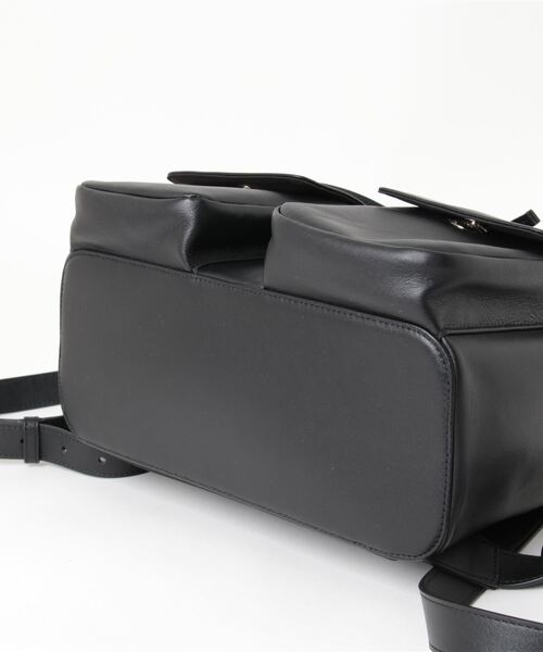 FURLA（フルラ）の「FURLA FLOW L BACKPACK（バックパック/リュック・レディース・ブラック・ONE SIZE）」の3枚目の写真