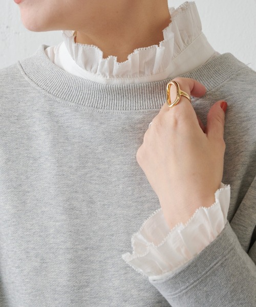 BEARDSLEY 心地よいゆとりときれいなフォルム/フリル衿ブラウス新品 BEARDSLEY（ビアズリー）の「心地よいゆとりときれいなフォルム