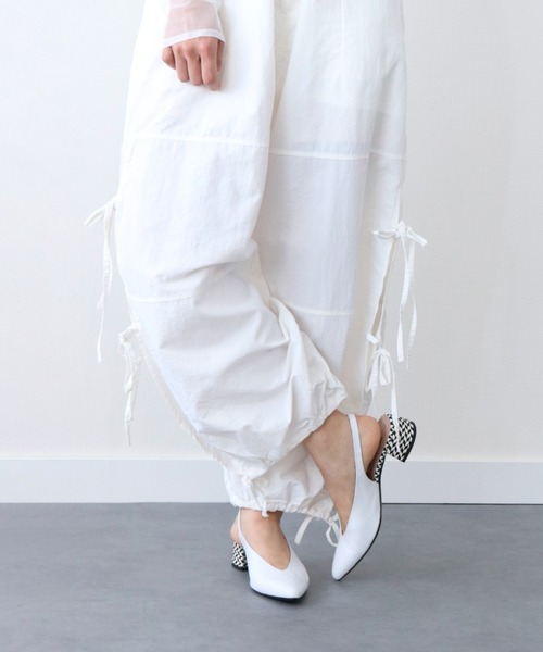 inter-chaussures(インターショシュール)の「【INTER-CHAUSSURES】ポインテッドトウVカットバックバンド(I41302)(パンプス・レディース・ブラック系その他/ホワイト系その他・36/37/38/39/35)」の5枚目の写真