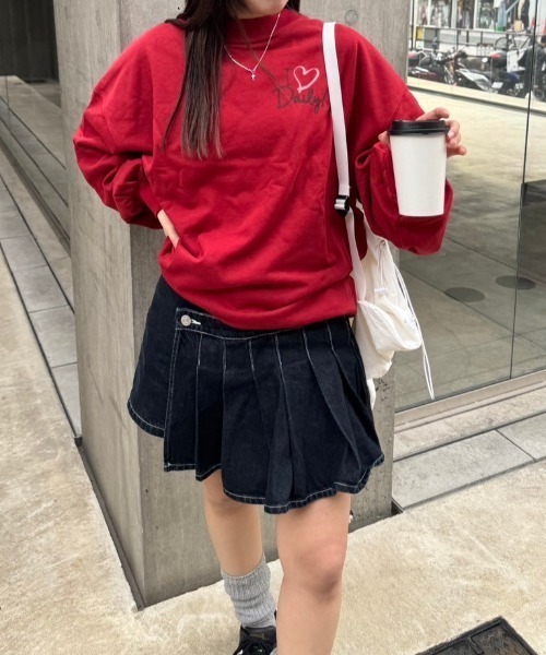 nemne store(ネンネストア)の「【低身長サイズあり】スプレーハート裏毛スウェット(スウェット・レディース・レッド/オートミール・SMALL/MEDIUM)」の8枚目の写真
