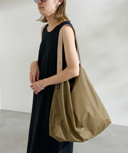 FRAMeWORK(フレームワーク)の「≪追加≫JULY NINE SUSHI SACK LARGE(ショルダーバッグ・レディース・ベージュ/ブラック/ホワイト・FREE)」の3枚目の写真