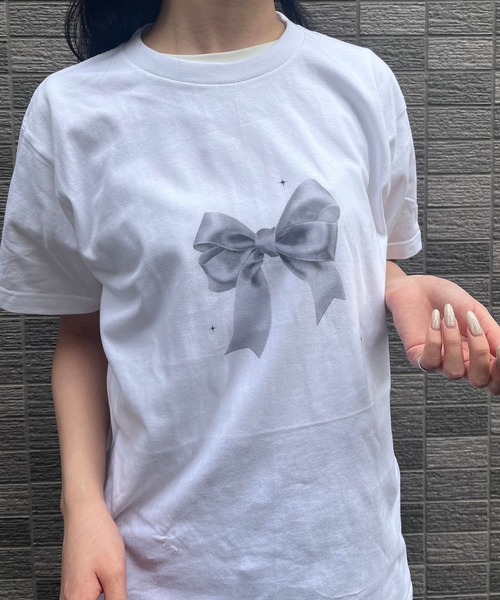 fiere(フィエール)の「リボンプリントTシャツ(Tシャツ/カットソー・レディース・ホワイト・M/L)」の1枚目の写真