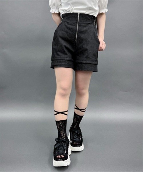 axes femme POETIQUE(アクシーズファムポエティック)の「ベルトデザインショートパンツ(デニムパンツ・レディース・キナリ/ブラック/インディゴブルー・MEDIUM)」の3枚目の写真