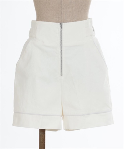 axes femme POETIQUE(アクシーズファムポエティック)の「ベルトデザインショートパンツ(デニムパンツ・レディース・キナリ/ブラック/インディゴブルー・MEDIUM)」の4枚目の写真