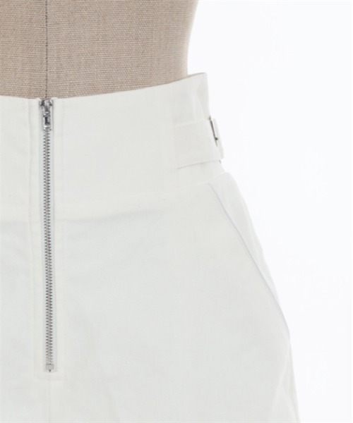 axes femme POETIQUE(アクシーズファムポエティック)の「ベルトデザインショートパンツ(デニムパンツ・レディース・キナリ/ブラック/インディゴブルー・MEDIUM)」の7枚目の写真