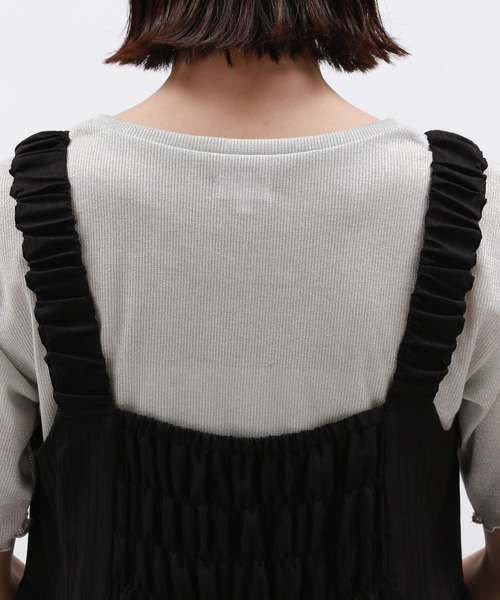 LAKOLE(ラコレ)の「肩フリルドビーワンピース / 126889(ワンピース・レディース・アイボリー/ブラック/ベージュ・MEDIUM/SMALL)」の11枚目の写真