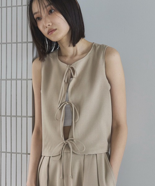 feepur（フェピュール）の「【セットアップ可】コンフォートツイードリボンベスト（ベスト・レディース・ベージュ/グレー/アイボリー/ブラウン・MEDIUM）」の2枚目の写真