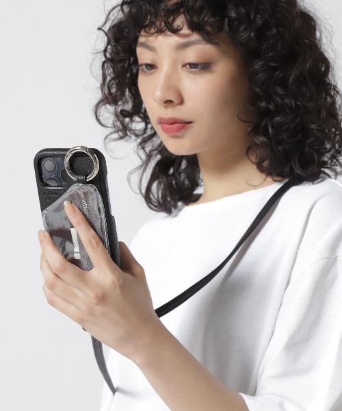 ajew（エジュー）の「ajew/エジュー/【PVC】ひも付き iPhone15 / black