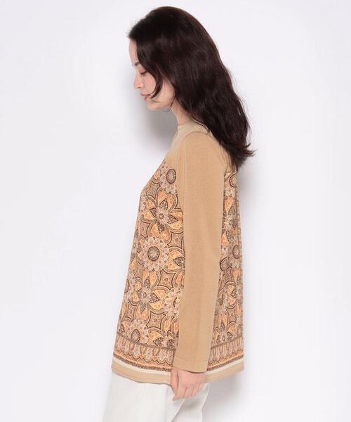 Leilian(レリアン)の「切替えハイゲージニットプルオーバー(ニット/セーター・レディース・ベージュ・13/9)」の2枚目の写真