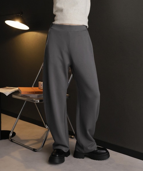 Girly Doll（ガーリードール）の「ダンボールニットカーブパンツ（その他パンツ・レディース・チャコール/アイボリー/ブラック・F）」の3枚目の写真