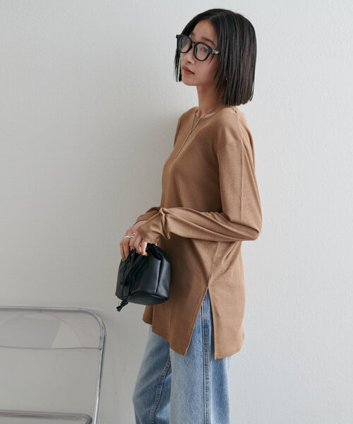 DISCOAT(ディスコート)の「シアープルオーバー 《WEB限定カラーあり》(Tシャツ/カットソー・レディース・ピンク系その他/ブラック/チャコールグレー/オフホワイト/ブラウン/ネイビー/オレンジ/グリーン系その他/サックスブルー/モカ/サンドベージュ/ピンク/グレイッシュベージュ/レッド/ブラック系その他/ホワイト/グレー系その他/イエロー・FREE)」の21枚目の写真