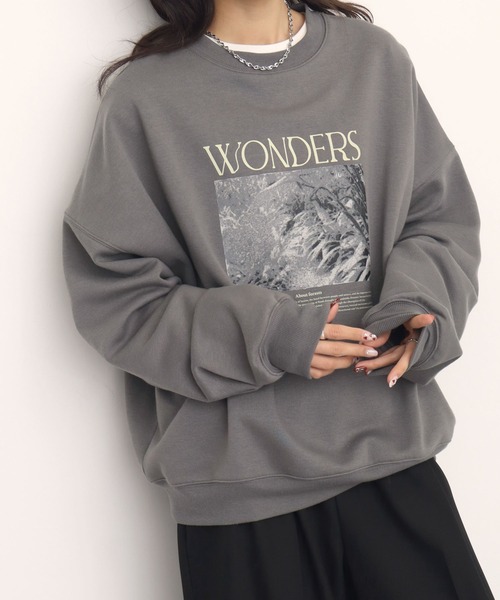 NOGLE(ノグル)の「【NOGLE/ノグル】カラーロゴグラフィックスウェット(スウェット・レディース・ブラウン/ホワイト/チャコール/ネイビー/ブラック/グレイッシュベージュ・FREE)」の3枚目の写真