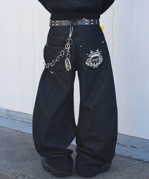 ATMARK(アットマーク)の「《2サイズ展開 / UNISEX 》ATMARKトライバルクラウンロゴバレルレッグデニムパンツ セットアップ可能 カーブパンツ バギー リジッド 迷彩 カモフラ(デニムパンツ・レディース・インディゴブルー/ブラック/ブルー系その他/ブラック系その他/カモフラージュ・L/M)」の6枚目の写真