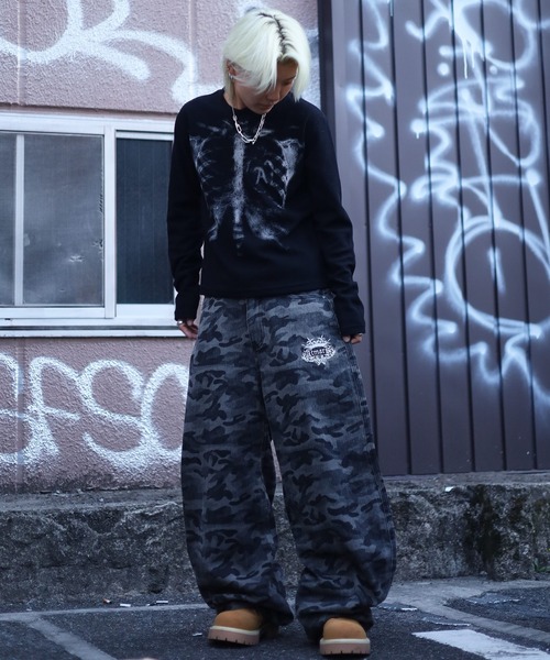 ATMARK(アットマーク)の「《2サイズ展開 / UNISEX 》ATMARKトライバルクラウンロゴバレルレッグデニムパンツ セットアップ可能 カーブパンツ バギー リジッド 迷彩 カモフラ(デニムパンツ・レディース・インディゴブルー/ブラック/ブルー系その他/ブラック系その他/カモフラージュ・L/M)」の22枚目の写真