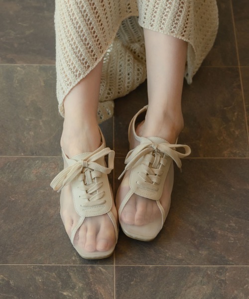 NEUNA(ヌナ)の「【NEUNA ORIGINAL】SHEER SNEAKER(スニーカー・レディース・ブラック/アイボリー・SMALL/LARGE/MEDIUM)」の1枚目の写真