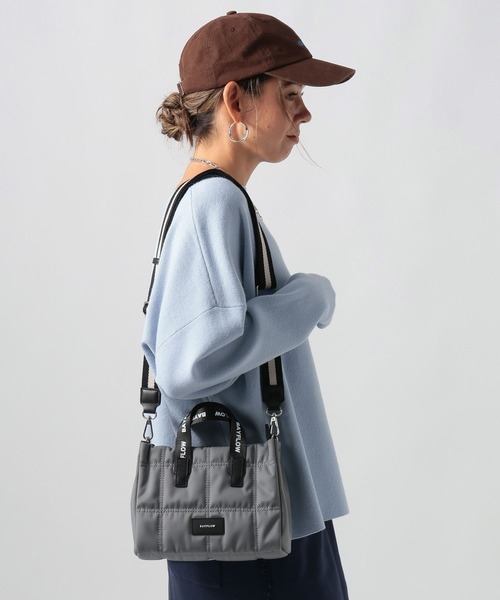[500mlのペットボトルも入る]ロゴハンドルキルトミニショルダーバッグ（ショルダーバッグ）｜BAYFLOW（ベイフロー）