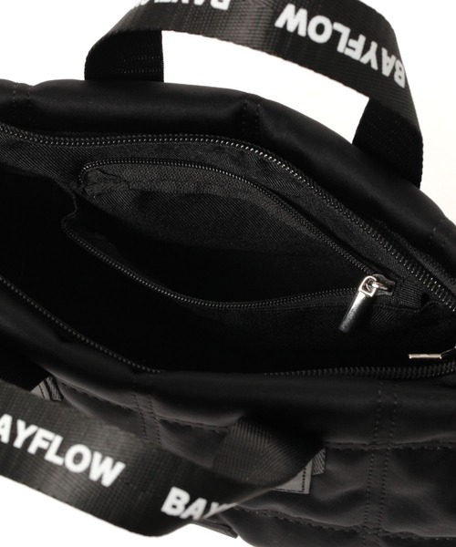 [500mlのペットボトルも入る]ロゴハンドルキルトミニショルダーバッグ（ショルダーバッグ）｜BAYFLOW（ベイフロー）