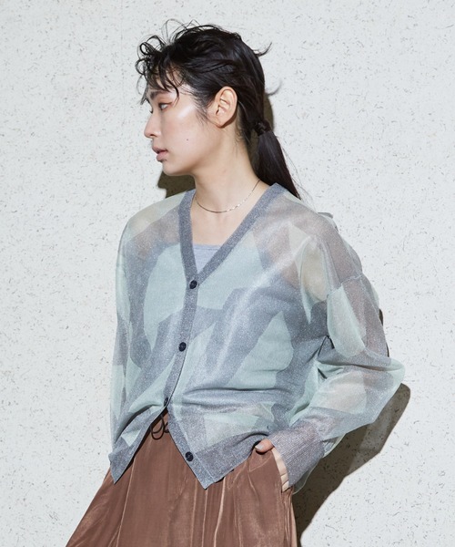 NOMINE（ノミネ）の「ジャガード シアー ニットカーディガン（カーディガン/ボレロ・レディース・レッド/ライトグレー/アイボリー/ブラック・フリー）」の6枚目の写真