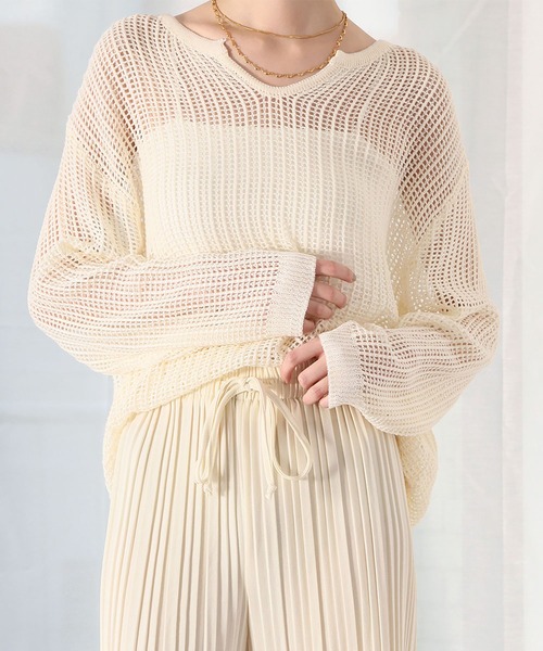 Ampirula(アンピルーラ)の「キーネックオーバーサイズメッシュニットプルオーバー(Tシャツ/カットソー・レディース・ブラック/アイボリー・FREE)」の2枚目の写真