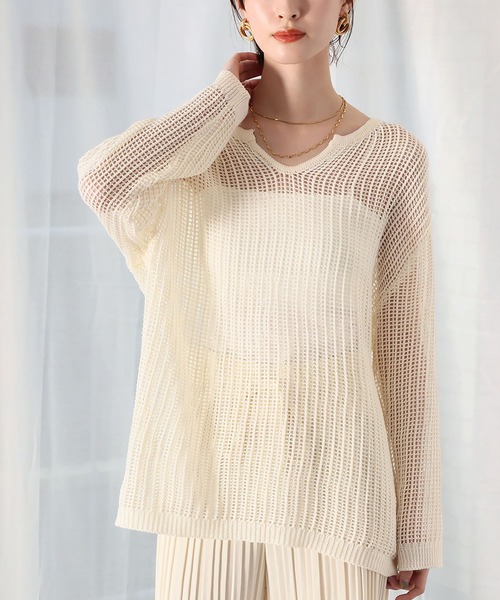 Ampirula(アンピルーラ)の「キーネックオーバーサイズメッシュニットプルオーバー(Tシャツ/カットソー・レディース・ブラック/アイボリー・FREE)」の4枚目の写真