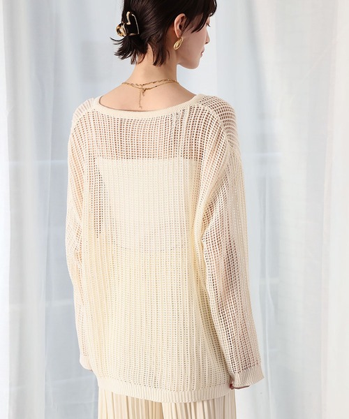 Ampirula(アンピルーラ)の「キーネックオーバーサイズメッシュニットプルオーバー(Tシャツ/カットソー・レディース・ブラック/アイボリー・FREE)」の7枚目の写真