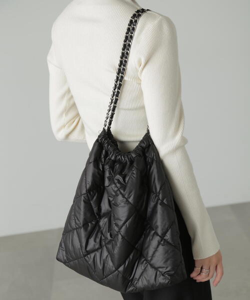FREE'S MART（フリーズマート）の「◆キルティングチェーンバッグ（ハンドバッグ・レディース・ブラック/ブルー・ﾌﾘ-）」の4枚目の写真