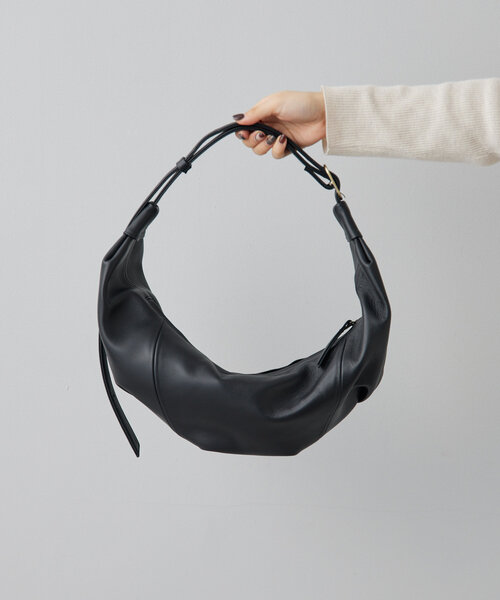 ear PAPILLONNER（イアパピヨネ）の「【YURT(ユルト)】HAMAKA/ムーンショルダーバッグ/ボディーバッグ（ショルダーバッグ・レディース・ブラック・FREE）」の4枚目の写真