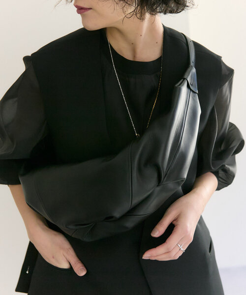 ear PAPILLONNER（イアパピヨネ）の「【YURT(ユルト)】HAMAKA/ムーンショルダーバッグ/ボディーバッグ（ショルダーバッグ・レディース・ブラック・FREE）」の18枚目の写真