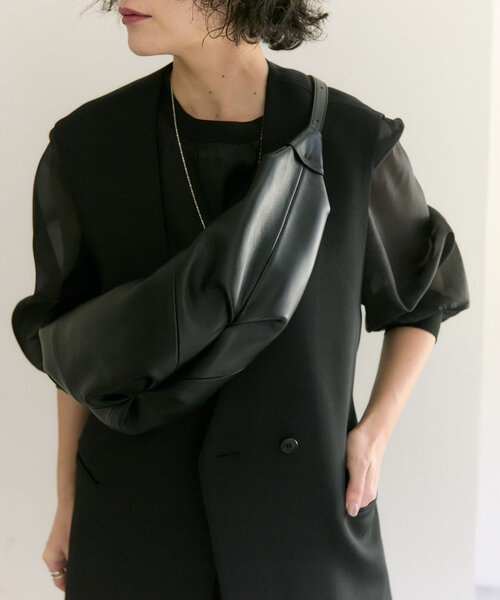 ear PAPILLONNER（イアパピヨネ）の「【YURT(ユルト)】HAMAKA/ムーンショルダーバッグ/ボディーバッグ（ショルダーバッグ・レディース・ブラック・FREE）」の21枚目の写真