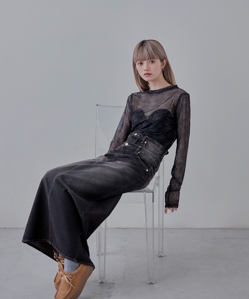 ラインフラワークルーネックシアートップス（Tシャツ/カットソー