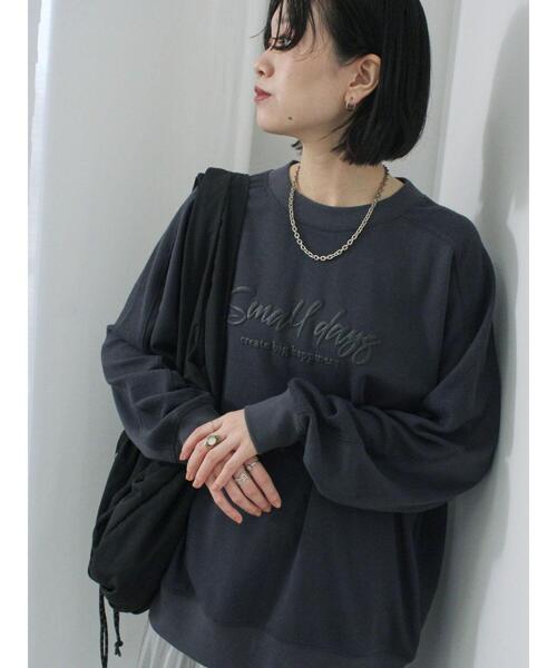 Samansa Mos2 blue（サマンサモスモスブルー）の「裏毛発泡ラメロゴプルオーバー（Tシャツ/カットソー・レディース・ミント/オフホワイト/ブルー/チャコールグレー/トップグレー・F）」の3枚目の写真