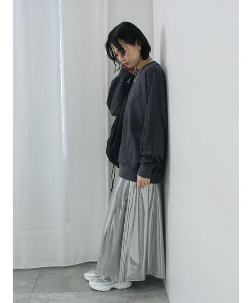 Samansa Mos2 blue（サマンサモスモスブルー）の「裏毛発泡ラメロゴ