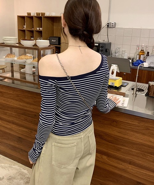 ALTROSE(アルトローズ)の「ボーダー柄 オフショル カットソー(Tシャツ/カットソー・レディース・グレー/ブラウン/ネイビー・FREE)」の17枚目の写真