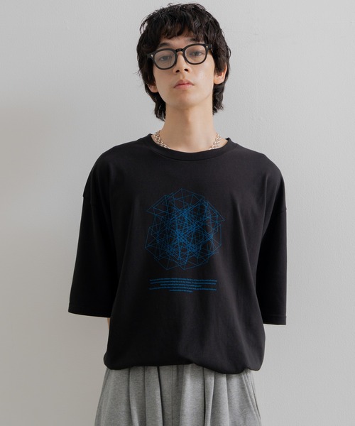 Geometric design T-shirt / ジオメトリックデザインTシャツ（T