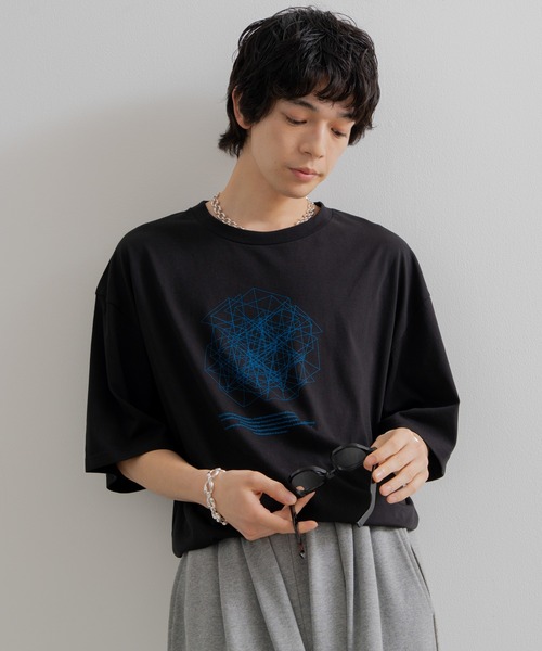 Geometric design T-shirt / ジオメトリックデザインTシャツ（T