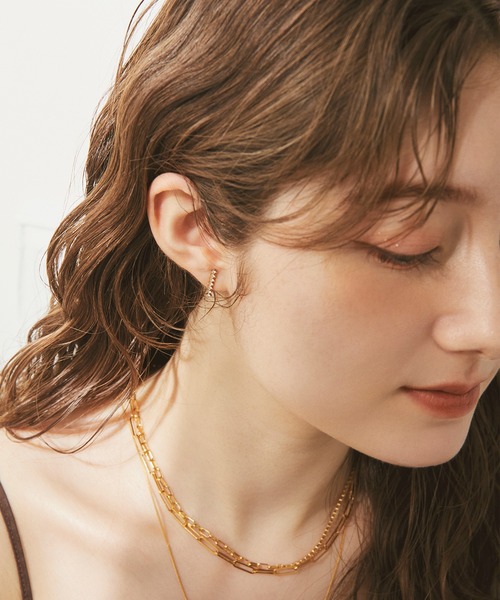 Jolie Toujours（ジョリトゥジュール）の「〈K18GP〉SWRストレートイヤリング（イヤリング・レディース・ゴールド・FREE）」の4枚目の写真