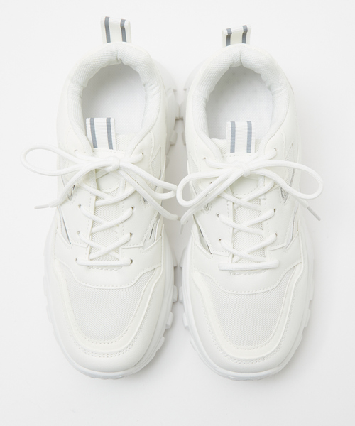 Au BANNISTER（オゥバニスター）の「【販売店舗限定】厚底/軽量 メタリックポイント スニーカー（スニーカー・レディース・ブラック/ホワイト・S/M/L/LL）」の3枚目の写真