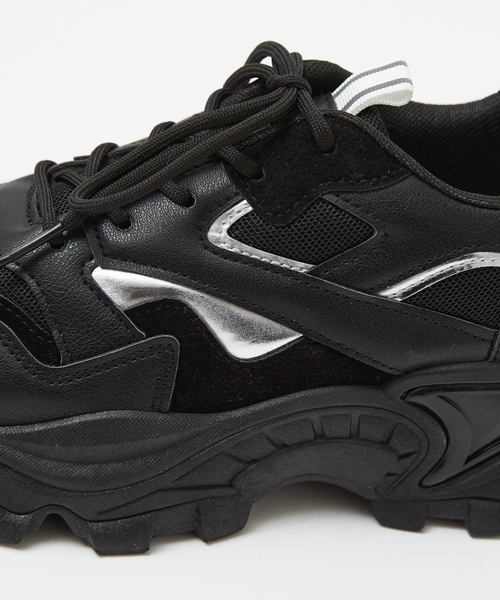 Au BANNISTER（オゥバニスター）の「【販売店舗限定】厚底/軽量 メタリックポイント スニーカー（スニーカー・レディース・ブラック/ホワイト・S/M/L/LL）」の7枚目の写真