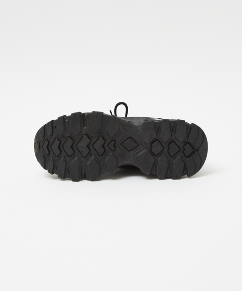 Au BANNISTER（オゥバニスター）の「【販売店舗限定】厚底/軽量 メタリックポイント スニーカー（スニーカー・レディース・ブラック/ホワイト・S/M/L/LL）」の14枚目の写真