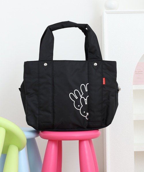 zucchero(ズッケロ)の「zuccheo × MIFFY キャリーオン対応ボストンバッグ(ボストンバッグ・レディース・ブラウン/ベージュ/ブラック/カーキ・FREE)」の2枚目の写真