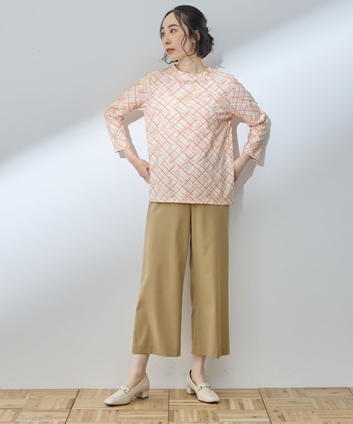 DECOY SINCE 1981(デコイシンスイチキュウハチイチ)の「【2025年夏】ストレッチワイドパンツ(スラックス・レディース・ベージュ/ネイビー・70/64/67)」の4枚目の写真