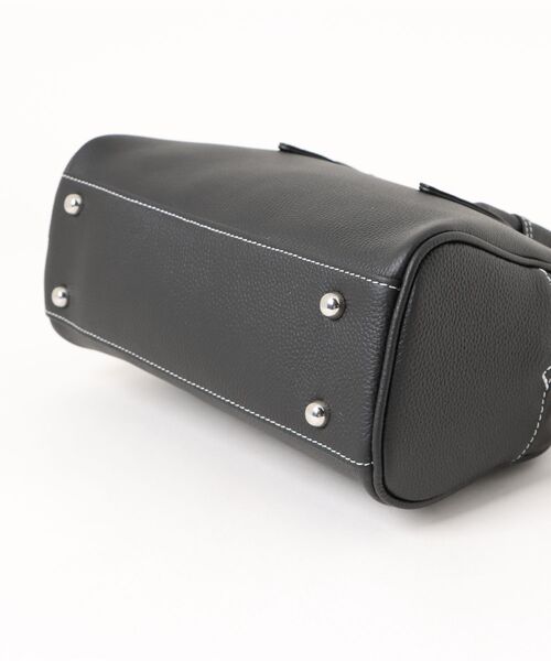 VitaFelice（ヴィータフェリーチェ）の「コントラスト2wayボストンバッグ ミニバッグ ミニボストン ミニショルダー ころん セレモニー ハンドバッグ（ボストンバッグ・レディース・ブラック/ブラウン系・FREE）」の4枚目の写真