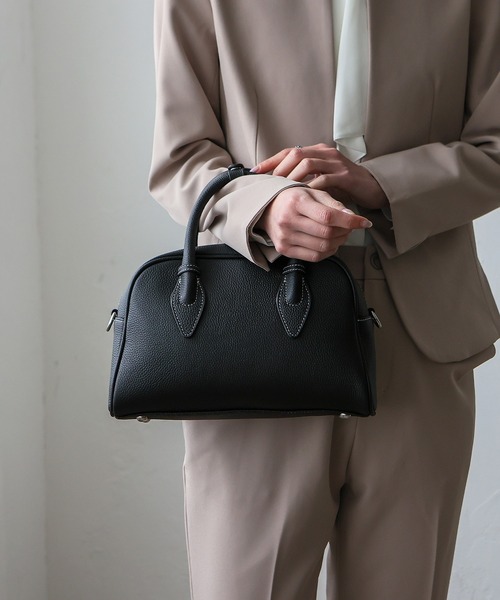 VitaFelice（ヴィータフェリーチェ）の「コントラスト2wayボストンバッグ ミニバッグ ミニボストン ミニショルダー ころん セレモニー ハンドバッグ（ボストンバッグ・レディース・ブラック/ブラウン系・FREE）」の2枚目の写真