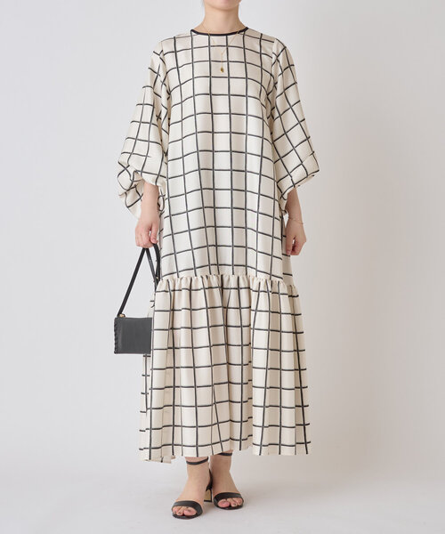 LIVETART（リヴェタート）の「《LIVETART》ウィンドペンギャザーワンピース（ワンピース・レディース・アイボリー・FREE）」の2枚目の写真