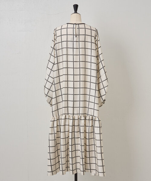 LIVETART（リヴェタート）の「《LIVETART》ウィンドペンギャザーワンピース（ワンピース・レディース・アイボリー・FREE）」の9枚目の写真