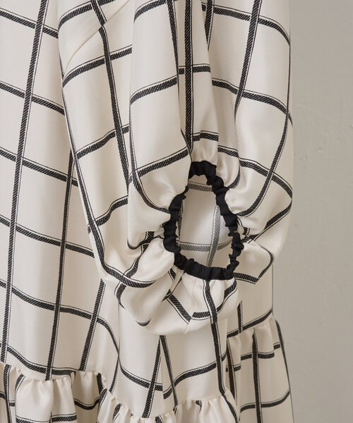 LIVETART（リヴェタート）の「《LIVETART》ウィンドペンギャザーワンピース（ワンピース・レディース・アイボリー・FREE）」の5枚目の写真