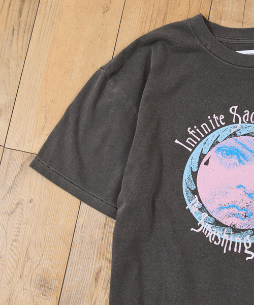 Insonnia PROJECTS（インソニアプロジェクト）の「Insonnia Projects インソニアプロジェクツ / MCA INFINITE SADNESS TOUR TEE-C The Smashing Pumpkins スマッシング・パンプキンズ グラフィックプリントビッグシルエットTシャツ バンドT スマパン / IP-TSP-010（Tシャツ/カットソー・メンズ・ブラック/ホワイト・0/1/2/3）」の8枚目の写真